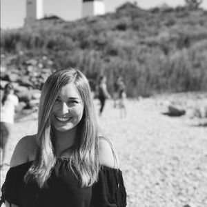 Meet your Posher, Danielle